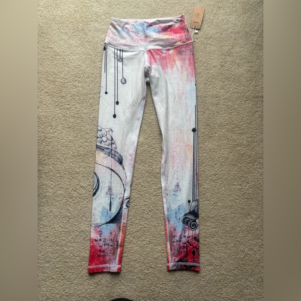 CHISPORTATE Art Print High Waist Yoga Leggings Sustainable Size M NWT